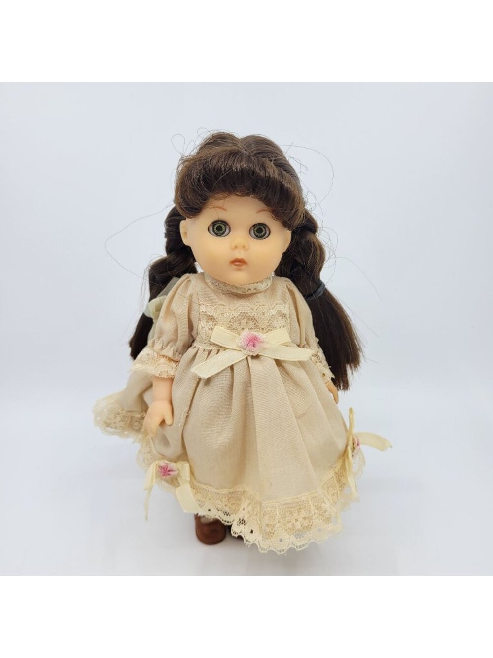 Vogue Ginny Doll Vintage 1983 Auburn Hair Green Eyes Cream Lace Dress Brown Shoe